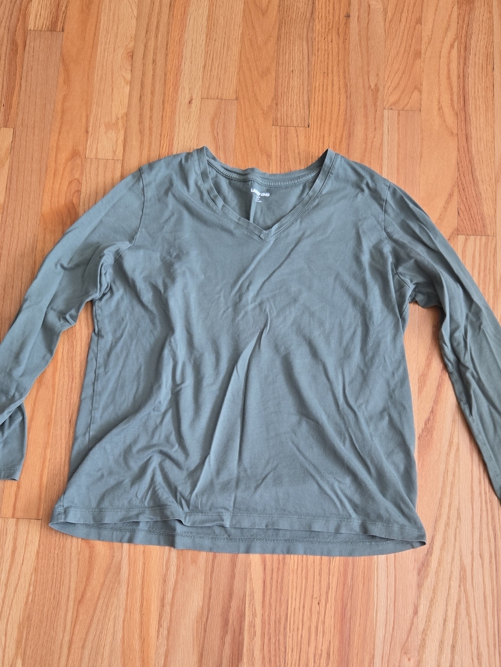 Lands End, Size Medium Petite Classic V-Neck Long Sleeve Top — Sage Green